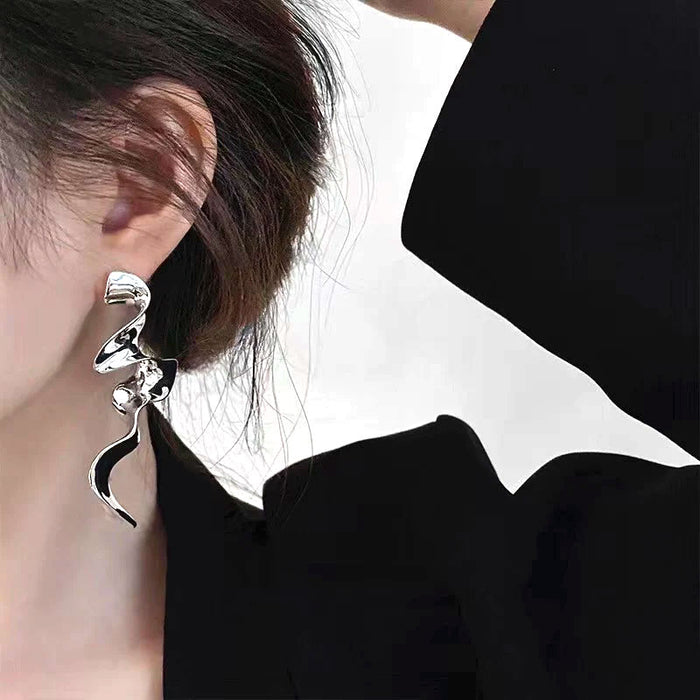 Queen Of The Foxes Silver Ribbon Earrings | Koop.co.nz