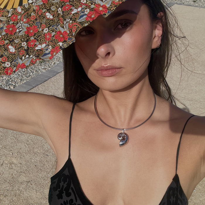 STELLA CHOKER