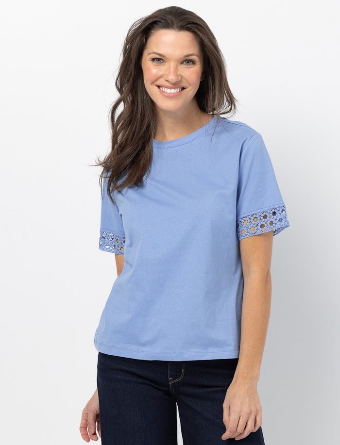 T-shirt à broderie anglaise