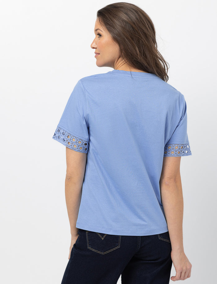 T-shirt à broderie anglaise