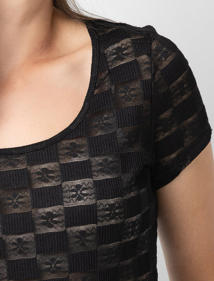 T-shirt ajouré à motif carreaux