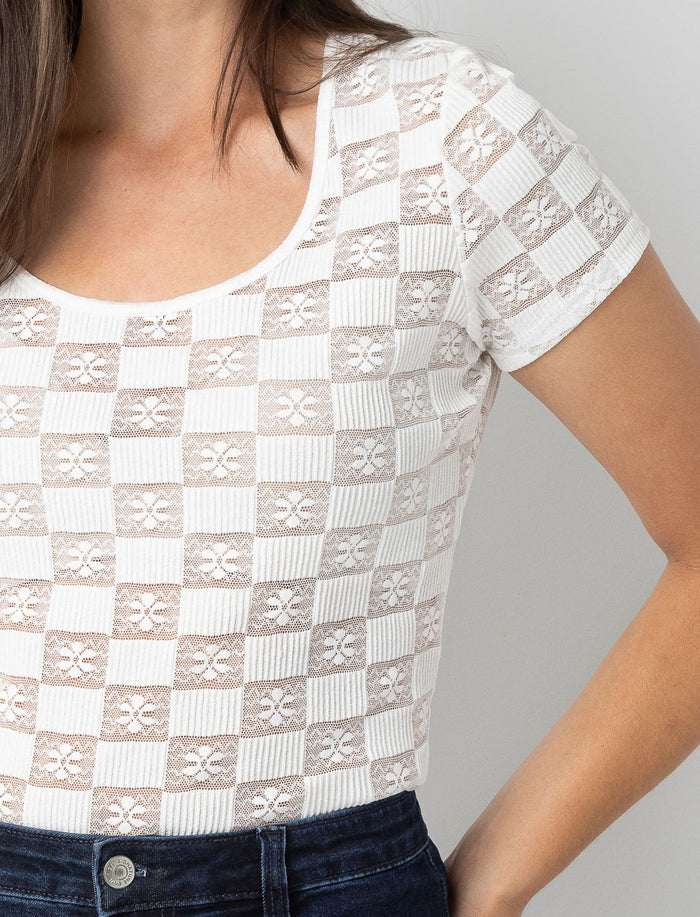 T-shirt ajouré à motif carreaux