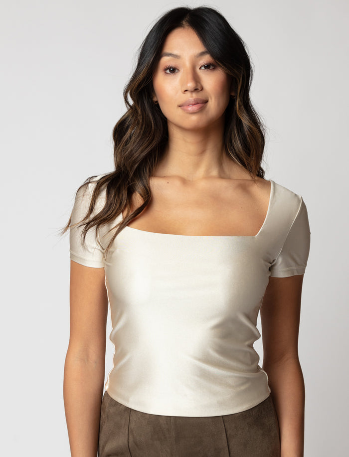 T-shirt ajusté à col carré
