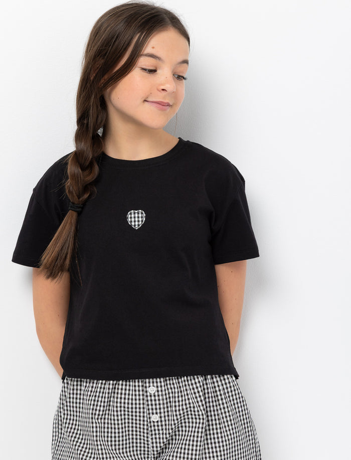 T-shirt avec broderie poitrine cœur