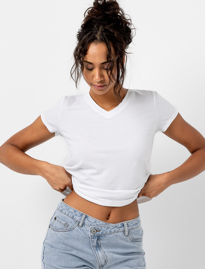 T-shirt basique à col en V en coton bio
