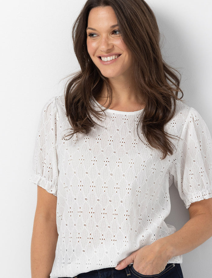 T-shirt en broderie anglaise