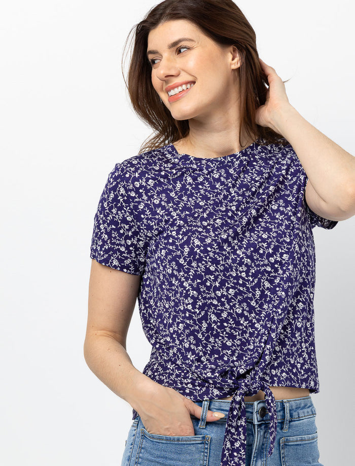 T-shirt fleuri noué à l'avant