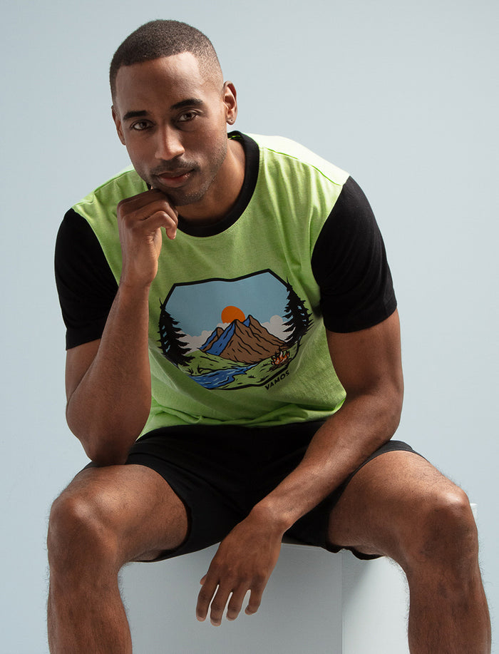 T-shirt imprimé à manches contrastantes
