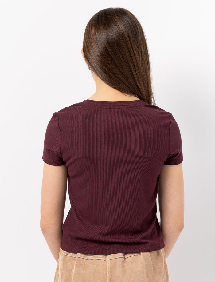 T-shirt semi-ajusté à col rond