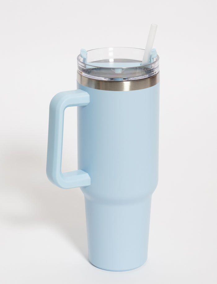 Tasse de voyage surdimensionnée