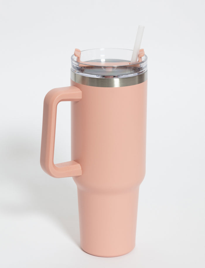Tasse de voyage surdimensionnée