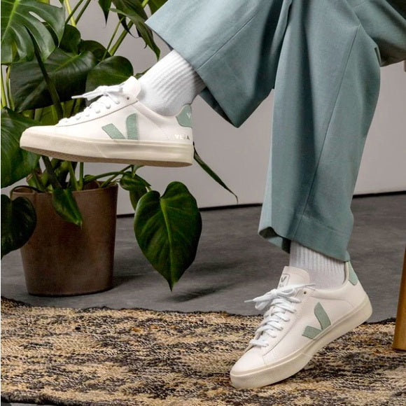 Veja Campo Leather