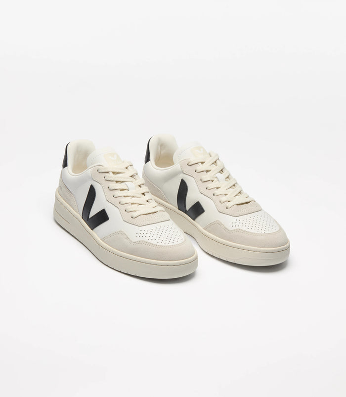 Veja V-90 Leather