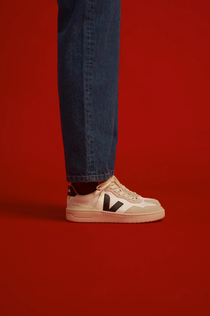 Veja V-90 Leather